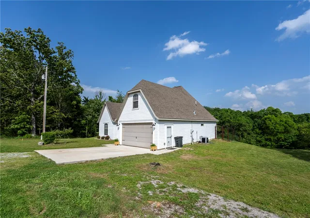 Photo 5 of Single family home for sale at 18622 S Highway 59, Siloam Springs, AR 72761 | MLS# 1344137 | Listing updated on 2026-07-31