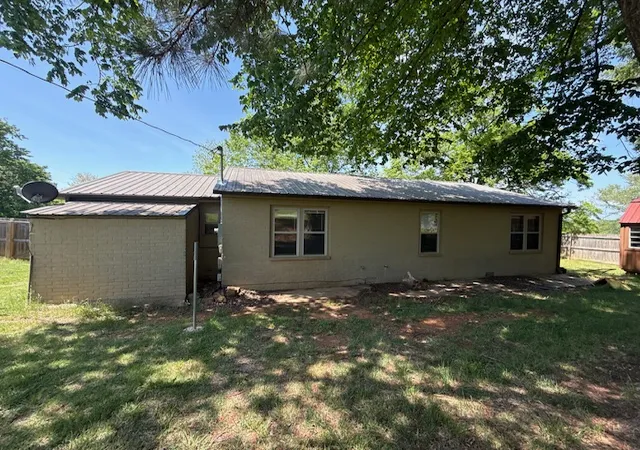 2nd image of 707 S Parrott Dr, Huntsville, AR 72740 | MLS# 1344489