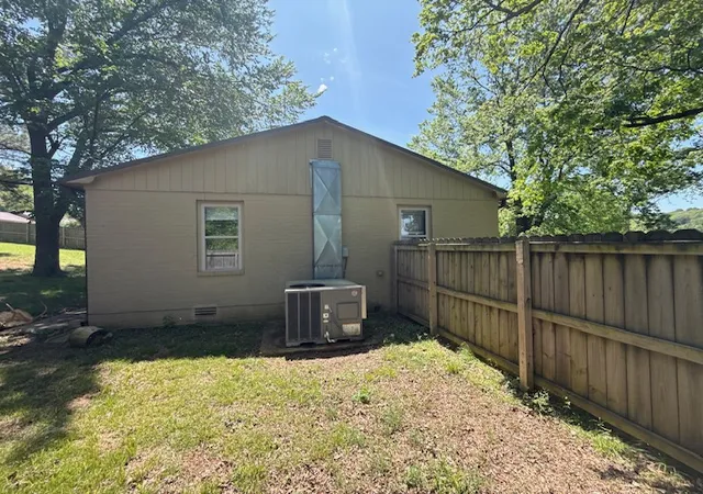 4th image of 707 S Parrott Dr, Huntsville, AR 72740 | MLS# 1344489