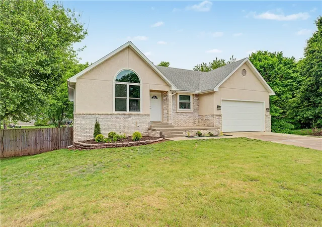 1st image of 812 Cedar Ln, Prairie Grove, AR 72753 | MLS# 1344255