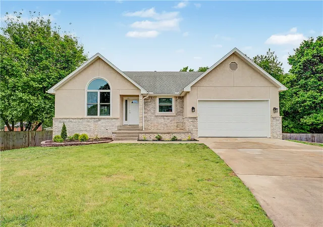 2nd image of 812 Cedar Ln, Prairie Grove, AR 72753 | MLS# 1344255