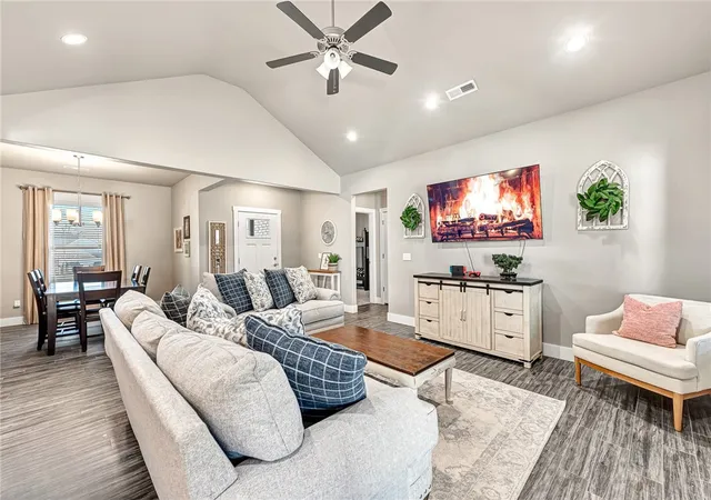 3rd image of 73 Isabella Pl, Farmington, AR 72730 | MLS# 1344317