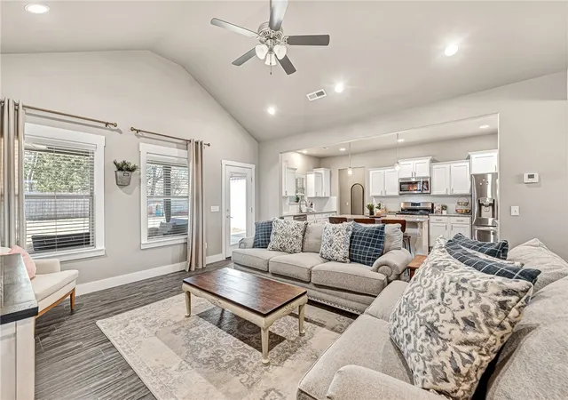 5th image of 73 Isabella Pl, Farmington, AR 72730 | MLS# 1344317