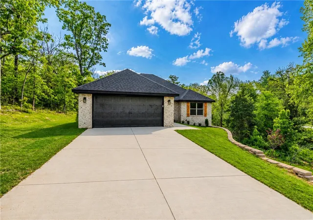 2nd image of 95 Shetland Dr, Bella Vista, AR 72715 | MLS# 1344668