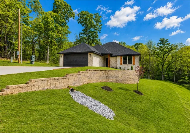 3rd image of 95 Shetland Dr, Bella Vista, AR 72715 | MLS# 1344668