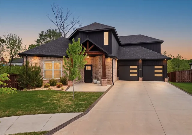 2nd image of 302 Sw Gunison Cvs, Bentonville, AR 72712 | MLS# 1343744