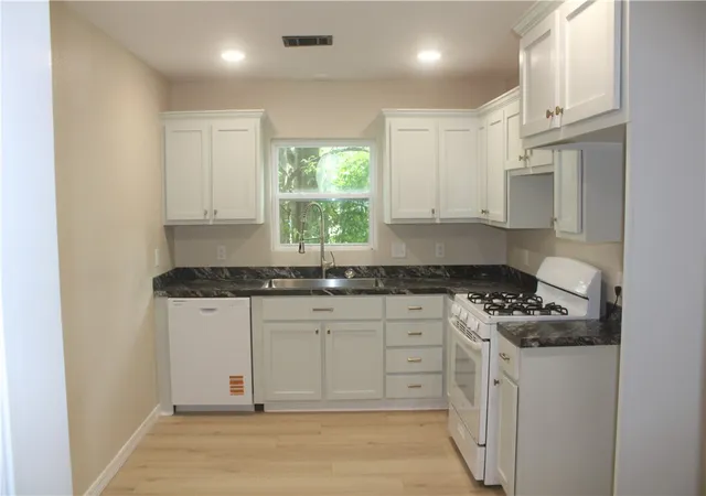 5th image of 1113 N College St, Clarksville, AR 72830 | MLS# 1344673