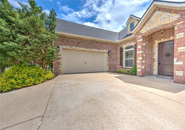 Homes for sale in Rogers, AR | 4312 W Woodview Dr, Rogers, AR 72758 | MLS# 1344346