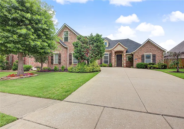 Homes for sale in Rogers, AR | 4312 W Woodview Dr, Rogers, AR 72758 | MLS# 1344346