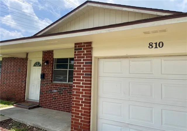 2nd image of 810 Gwen St, Springdale, AR 72762 | MLS# 1344359