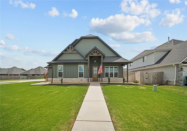 Photo 2 of Single family home for sale at 1101 Silver Maple St, Centerton, AR 72719 | MLS# 1344366 | Listing updated on 2026-07-29