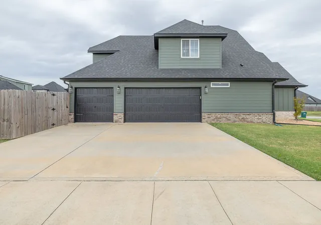 Photo 3 of Single family home for sale at 1101 Silver Maple St, Centerton, AR 72719 | MLS# 1344366 | Listing updated on 2026-10-07