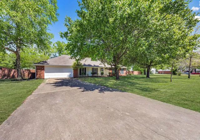 Homes for sale in Springdale, AR | 936 Quail Run, Springdale, AR 72764 | MLS# 1343584