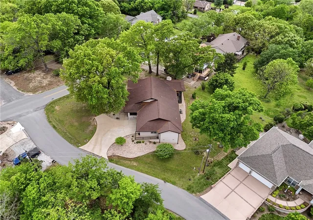 2nd image of 76 Sherlock Dr, Bella Vista, AR 72715 | MLS# 1344040