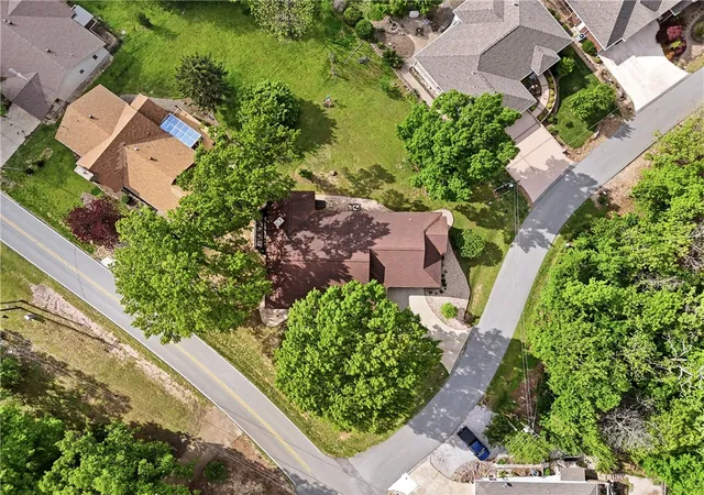 3rd image of 76 Sherlock Dr, Bella Vista, AR 72715 | MLS# 1344040