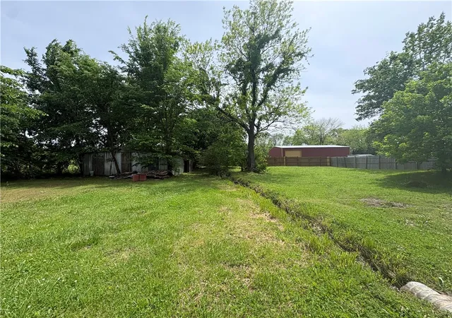 4th image of 1110 W Holt, Lincoln, AR 72744 | MLS# 1344845