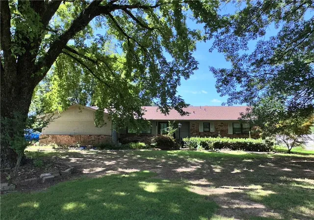 Homes for sale in Ozark, AR | 2605 W Commercial St, Ozark, AR 72949 | MLS# 1344902