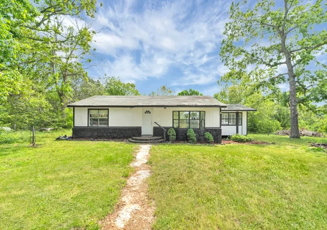 4th image of 832 Madison 8965 St, Huntsville, AR 72740 | MLS# 1344893