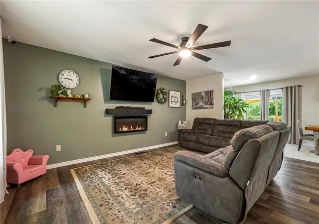 3rd image of 8 Harling Ln, Bella Vista, AR 72715 | MLS# 1344843