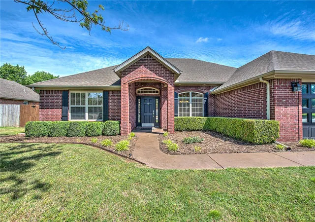 Homes for sale in Bentonville, AR | 2210 Sw Juniper, Bentonville, AR 72712 | MLS# 1344140