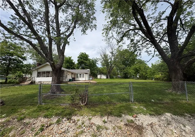 2nd image of 203 Bean St, Lincoln, AR 72744 | MLS# 1345022