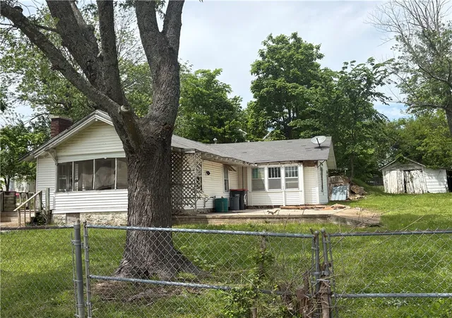 3rd image of 203 Bean St, Lincoln, AR 72744 | MLS# 1345022