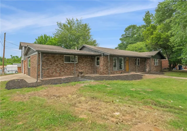 2nd image of 101 Martin Cir, Fort Smith, AR 72908 | MLS# 1344637
