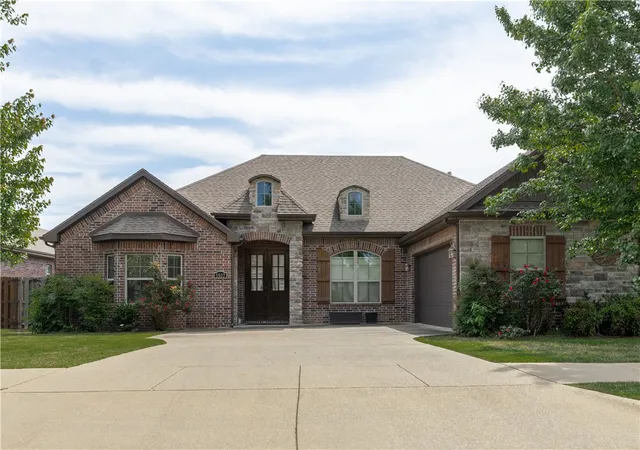 Homes for sale in Bentonville, AR | 5807 Knotty Pine Rd, Bentonville, AR 72713 | MLS# 1344988