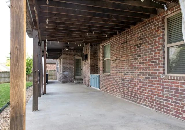Homes for sale in Bentonville, AR | 5807 Knotty Pine Rd, Bentonville, AR 72713 | MLS# 1344988