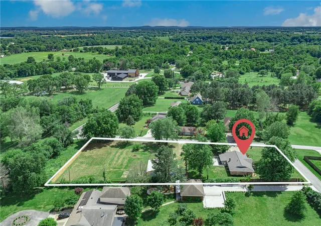 2nd image of 9268 Amy Dr, Springdale, AR 72762 | MLS# 1344929