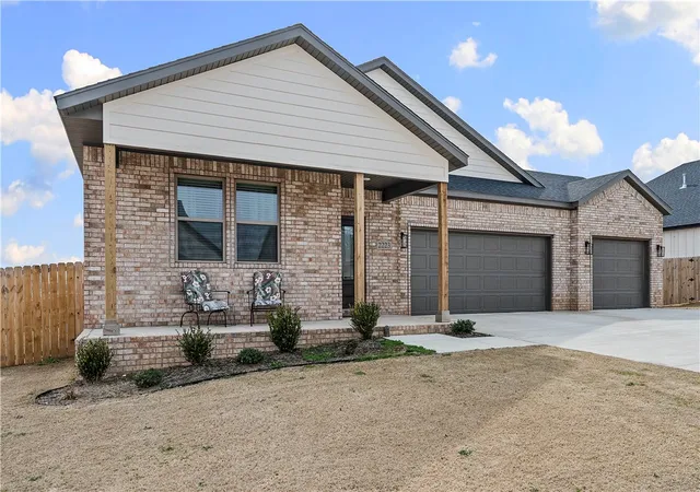 3rd image of 2223 Riggins Ave, Pea Ridge, AR 72751 | MLS# 1345067