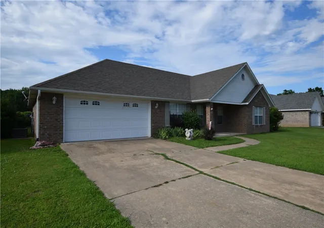 2nd image of 907 Belmont Ave, Sallisaw, OK 74955 | MLS# 1345156
