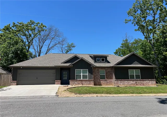 1st image of 6 Eyemouth Dr, Bella Vista, AR 72715 | MLS# 1345168