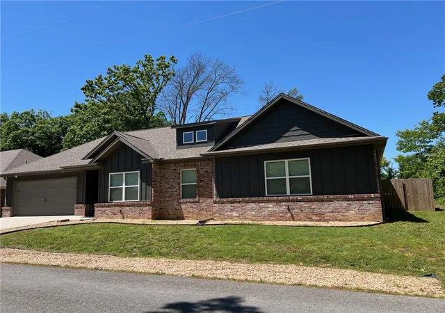 3rd image of 6 Eyemouth Dr, Bella Vista, AR 72715 | MLS# 1345168