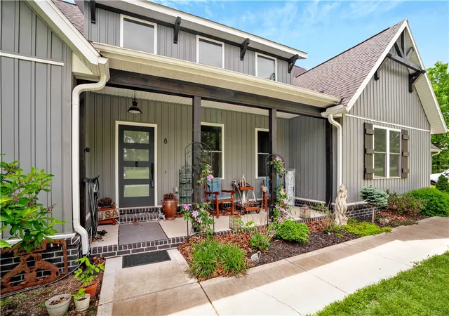 2nd image of 8 Hawthorn Ln, Bella Vista, AR 72715 | MLS# 1345145