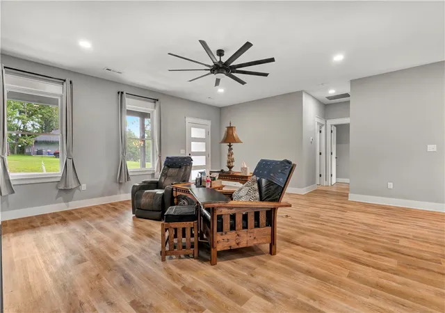 4th image of 8 Hawthorn Ln, Bella Vista, AR 72715 | MLS# 1345145