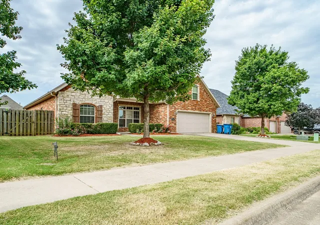 Photo 2 of Single family home for sale at 4005 Sw Rhinestone Blvd, Bentonville, AR 72713 | MLS# 1345202 | Listing updated on 2026-05-05