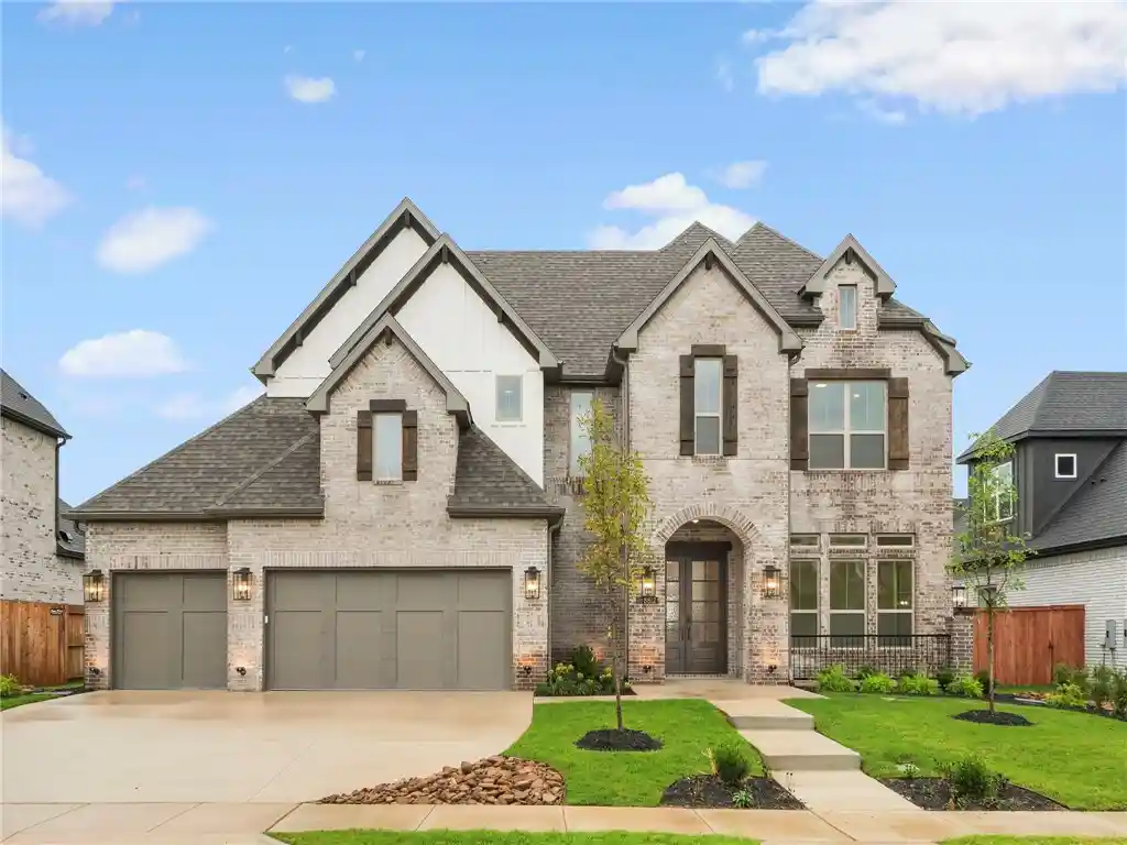 Photo 1 of Single family home for sale at 8812 W Comet Dr, Bentonville, AR 72713 | MLS# 1345205 | Listing updated on 2026-10-29