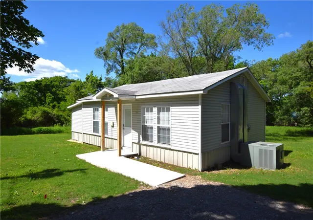 2nd image of 516 S Cherokee St, Stilwell, OK 74960 | MLS# 1345318