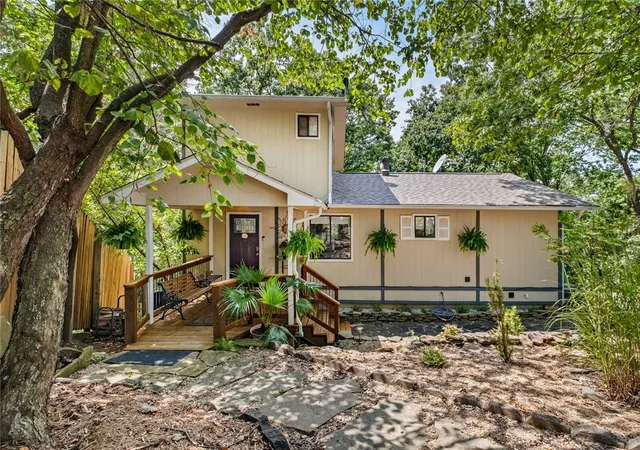 2nd image of 325 Ridge Rd, Eureka Springs, AR 72631 | MLS# 1345360