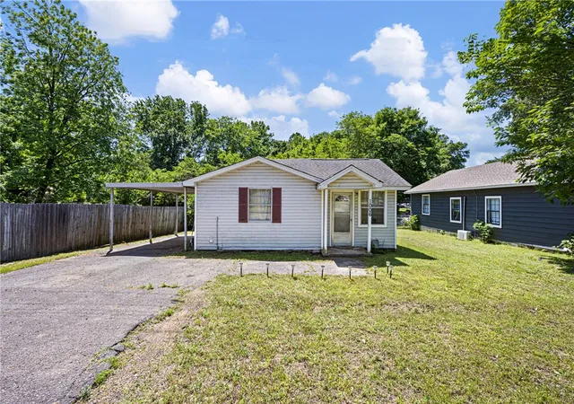 1st image of 1006 J St, Russellville, AR 72801 | MLS# 1345405
