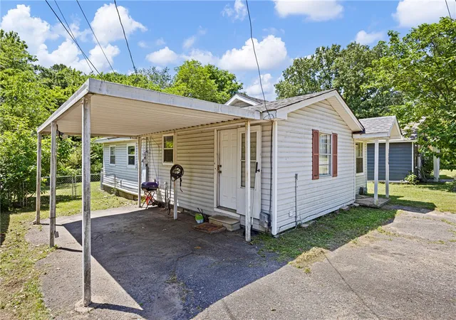 4th image of 1006 J St, Russellville, AR 72801 | MLS# 1345405