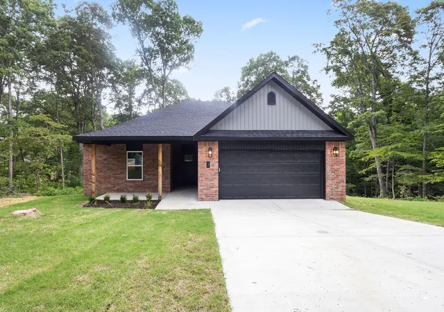 Photo 1 of Single family home for sale at 3 Grampian Cir, Bella Vista, AR 72715 | MLS# 1345354 | Listing updated on 2026-07-03