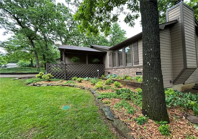4th image of 2413 E Twin Oaks Ct, Fayetteville, AR 72703 | MLS# 1345255