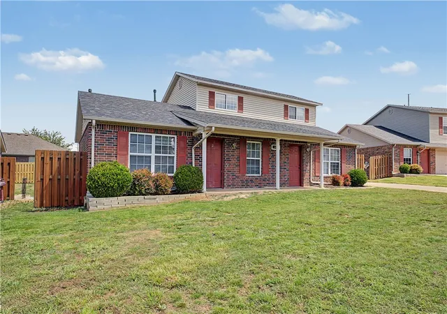 Homes for sale in Bentonville, AR | 3400 Sw Landau Ct, Bentonville, AR 72712 | MLS# 1345383