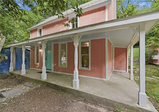 Homes for sale in Eureka Springs, AR | 88 Grand Ave, Eureka Springs, AR 72632 | MLS# 1345198