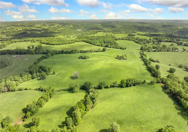 2nd image of 706 County Road 650, Green Forest, AR 72638 | MLS# 1345403