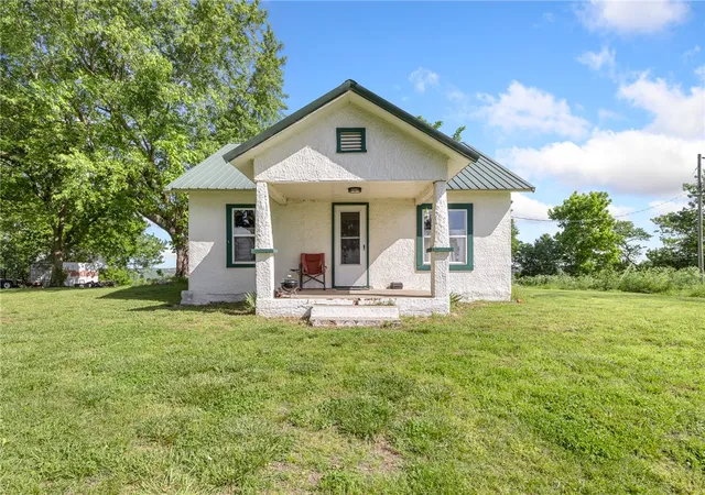 3rd image of 706 County Road 650, Green Forest, AR 72638 | MLS# 1345403