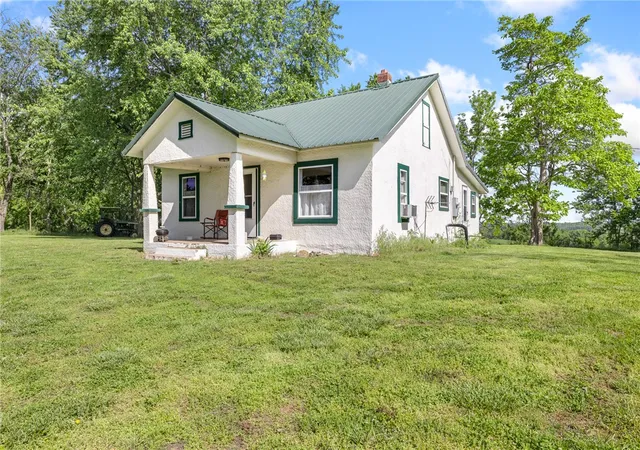 4th image of 706 County Road 650, Green Forest, AR 72638 | MLS# 1345403