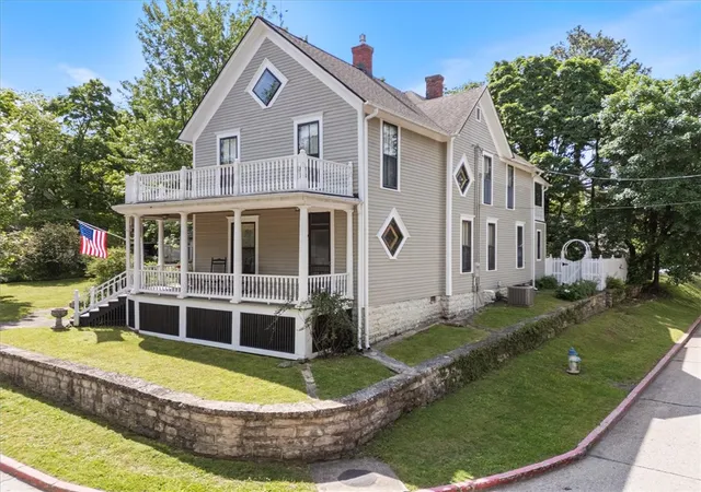 2nd image of 12 Summit St, Eureka Springs, AR 72632 | MLS# 1345538